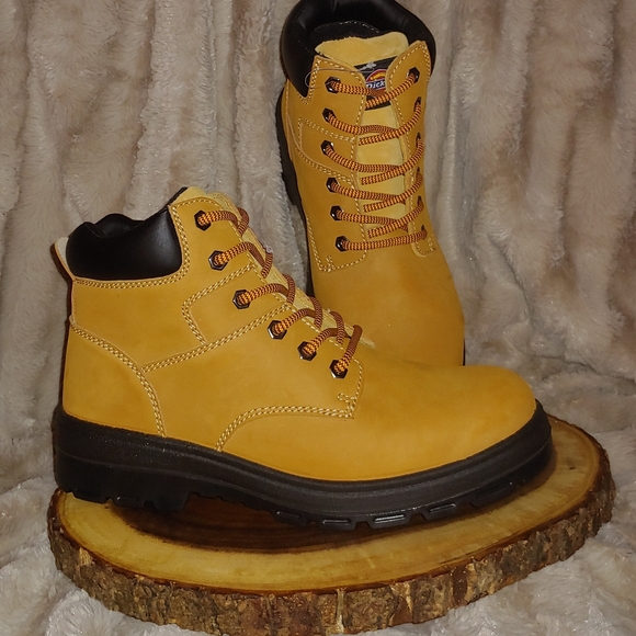 Dickies Size 9 Tan Work Boot - Picture 1 of 3
